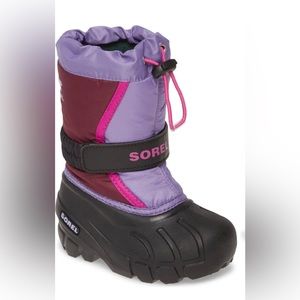 Flurry Weather Resistant Snow Boot, Toddler size 8